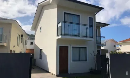 Sobrado para Venda em São José, Potecas, 2 dormitórios, 1 suíte, 2 banheiros, 2 vagas