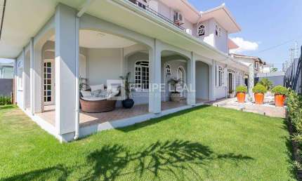 Casa para Venda em Florianópolis, Capoeiras, 4 dormitórios, 4 suítes, 5 banheiros, 2 vagas