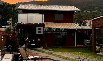 Casa para Venda em Palhoça, Praia de Fora, 3 dormitórios, 1 suíte, 4 banheiros, 2 vagas