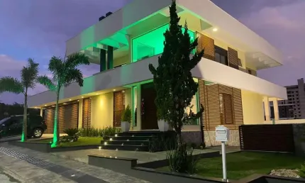Casa para Venda em Palhoça, Pedra Branca, 3 dormitórios, 3 suítes, 5 banheiros, 3 vagas