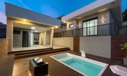 Casa para Venda em Palhoça, Pedra Branca, 3 dormitórios, 1 suíte, 2 banheiros, 2 vagas