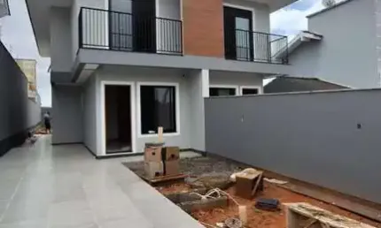 Sobrado para Venda em São José, Roçado, 3 dormitórios, 1 suíte, 3 banheiros, 2 vagas
