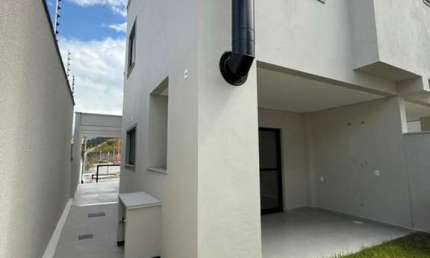 Sobrado para Venda em Palhoça, Bela Vista, 3 dormitórios, 1 suíte, 3 banheiros, 2 vagas