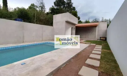 Casa 3 dorm. sendo 1 suite, piscina, churrasqueira, amplo quintal