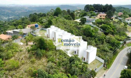 Venha Conhecer o Village Quinta de Mairiporã, apenas 6 sobrados Localizados em bairro Mato Dentro, próximo a Mairiporã e a 5 minutos do centro.