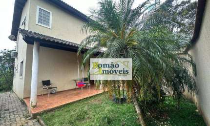 **Espaçosa Casa com 4 Quartos, 2 Suítes e 8 Vagas em Mairiporã!**