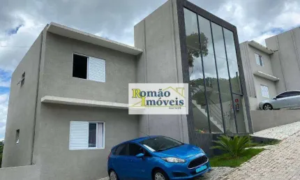Encante-se com esta linda casa no Village (Padrão Apartamento) em Atibaia, no charmoso bairro Jardim Colonial.