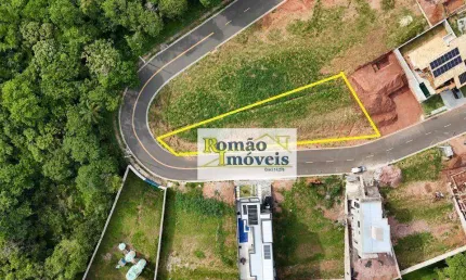 Terreno com 360,02m² dentro de Condomínio próximo a Av. Lucas Nogueira Garcez em Atibaia