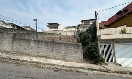 Lote com 300m², no bairro Jd Esther com vista para a Represa de Mairiporã
