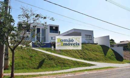 Linda Casa de Alto Padrão em Condomínio Exclusivo em Atibaia**