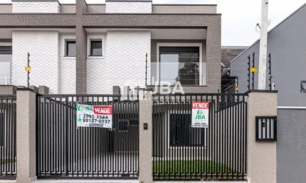 SOBRADO DUPLEX  DE FRENTE PARA A RUA NOVO PRONTO PARA MORAR.