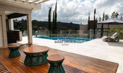 Casa de Esquina de Alto Padrão de 651m² - 3 suítes à venda no Residencial Cambarah em Jarinu-SP.
