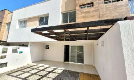 Casa em condomínio fechado com 3 quartos à venda no Neópolis, Natal  por R$ 670.000