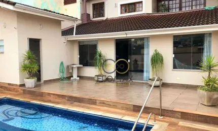 Casa com Piscina, 4 dormitórios, 5 vagas à venda, 430 m² por R$ 1.950.000 - Vila Galvão - Guarulhos/SP