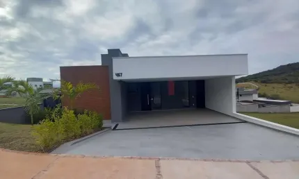 Descubra um refúgio de tranquilidade e lazer em meio à natureza, a apenas alguns minutos da cidade. Sua casa dos sonhos te espera!
