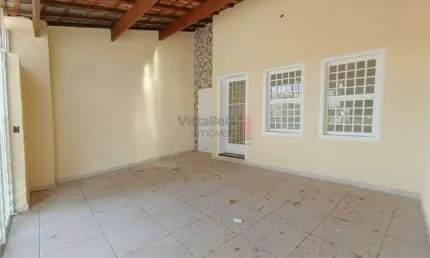 Casa à venda, 3 quartos, 1 suíte, 2 vagas, Centro - Taubaté/SP