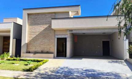 Casa em Condomínio à venda, 3 quartos, 1 suíte, 4 vagas, Piracangaguá - Taubaté/SP