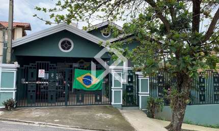 Casa à venda com 179m, 3 dormitórios, 2 vagas de garagem, Itapetinga, Atibaia, SP