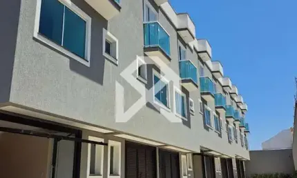 Sobrado à venda com 90m, 2 dorm, 2 vagas privativas e churrasqueira, Penha SP