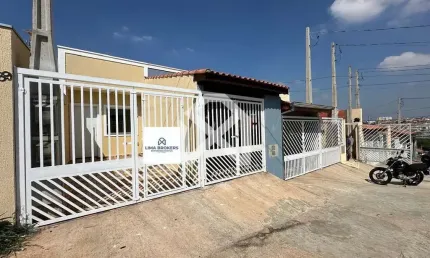 Casa à venda com 35m2 // IPTU isento , 1 dormitório, 1 banheiro, Vaga de garagem, Jardim Camila, So