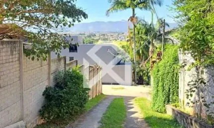 Casa à venda 415m2, terreno 1.100mts - Casa em duas partes, 6 dormitórios, 4 suítes, vaga para 8 ve