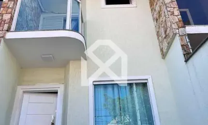 Sobrado à venda com 173m, 3 dormitórios, 1 suíte, 3 vagas de garagem, Jardim Nossa Senhora do Carmo