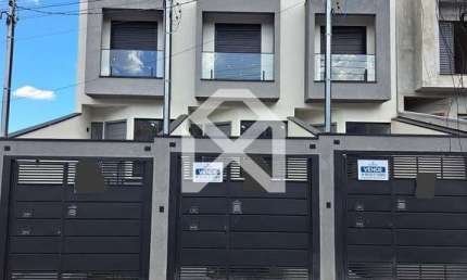 Sobrado à venda com 140m2, 3 dormitórios, 1 suíte com Sacada, 4 vagas de garagem, Vila Santa Isabel