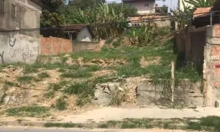 Terreno à venda no Céu Azul, Belo Horizonte  por R$ 380.000
