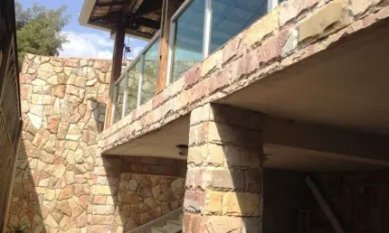 CASA COM 5 QUARTOS, SUITE, 3 VAGAS DE GARAGEM , PISCINA, A VENDA BAIRRO SANTA AMELIA