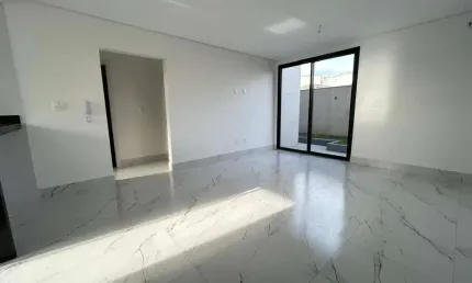 Área privativa de três quartos no Bairro Santa Amélia