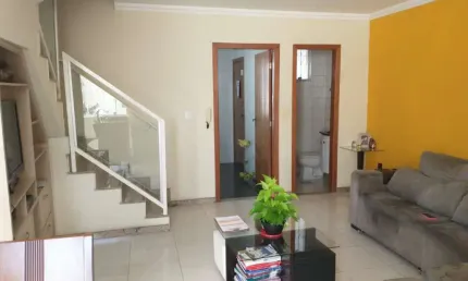 CASA DE TRÊS QUARTOS NO SINIMBU PRÓXIMO DA AV. AUGUSTO DOS ANJOS