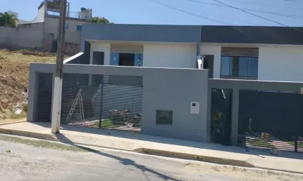 CASA DE TRÊS QUARTOS NO BAIRRO SANTA MARIA EM VESPASIANO