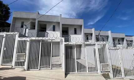 CASA GEMINADA DE DOIS QUARTOS A VENDA NO BAIRRO PLANALTO