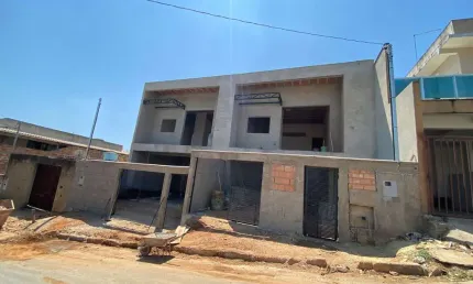 CASA DE TRÊS QUARTOS NO BAIRRO CACHOEIRA / SÃO JOSÉ DA LAPA