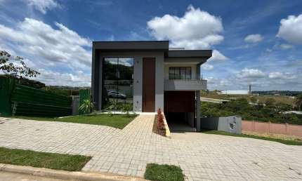 Casa de alto padrão de cinco quartos no Condomínio  Alphaville Vespasiano