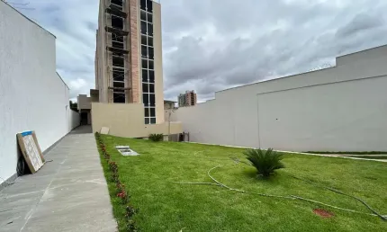 EXCELENTE ÁREA PRIVATIVA COM TRÊS QUARTOS NO BAIRRO SANTA BRANCA