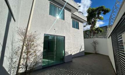 Casa com 3 quartos à venda na Candelária, Belo Horizonte 
