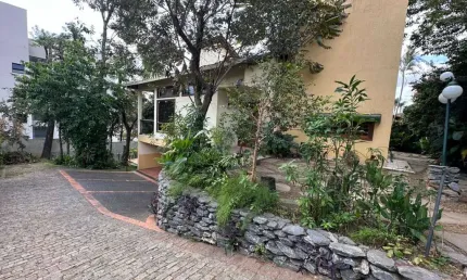 Excelente casa pra quem procura espaço e tranquilidade!