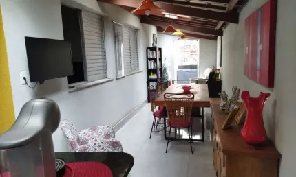 Área privativa de três quartos no Bairro Santa Amélia