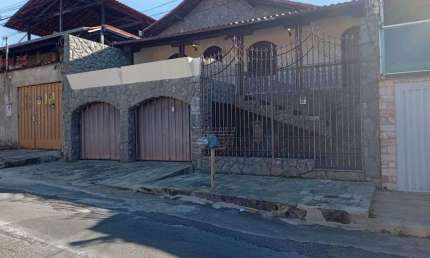 Casa com 3 quartos para alugar no Planalto, Belo Horizonte , 218 m2 por R$ 5.200