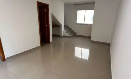 Casa em condominio com três quartos e area privatriva !!!!
