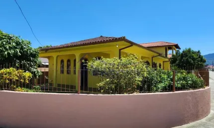 Casa com 4 quartos à venda na Celso Leon Salles, Carianos, Florianópolis