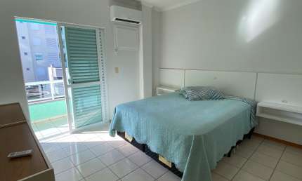Apartamento com 3 quartos para alugar na Rua 283, Meia Praia, Itapema