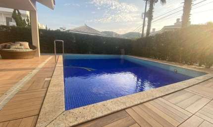 Casa em condomínio fechado com 4 quartos para alugar na Avenida Marcio Ferreira de Mello e Silva, 125, Praia Brava, Itajaí, 350 m2 por R$ 30.000