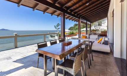Casa com 5 quartos para alugar na Samuel Heusi Júnior, 65, Cabeçudas, Itajaí, 780 m2 por R$ 45.000
