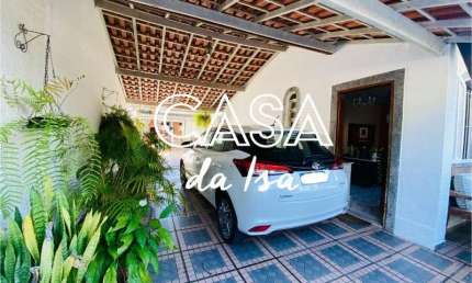 Casa de Dois Andares à Venda no Bairro Vila Central - Resende/RJ