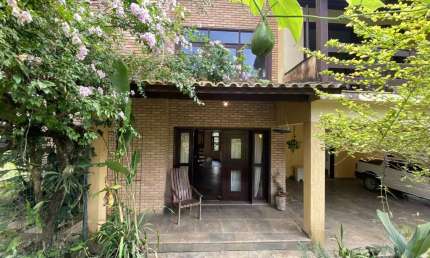 Casa à venda em Itatiaia-RJ, Fazenda Penedo: 3 quartos, 3 suítes, 3 salas, 3 banheiros, 2 vagas, 300m²