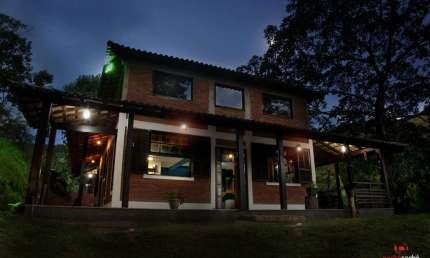 Casa com 2 quartos à venda na Rodovia Rubens Tramujas Mader, Penedo, Itatiaia