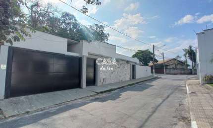Casa de Esquina com 4 Quartos no Jardim Brasília, em Resende