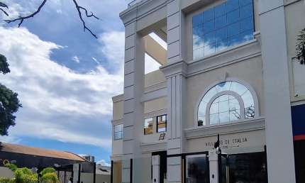 Apartamento 77 m2, andar alto,  com vista privilegiada  de Maringá